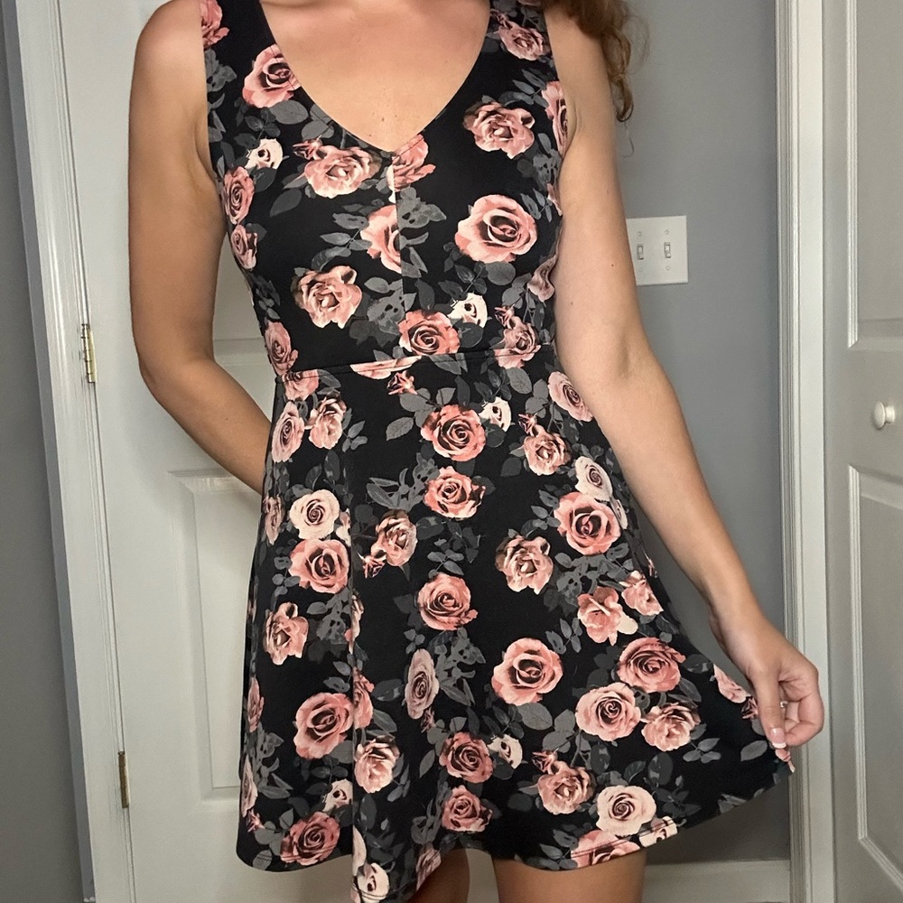 Forever 21 Pink Sleeveless V-Neck Sundress